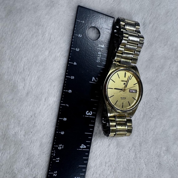Vintage Seiko Alarm Quartz Analog Watch Mens Gold Tone Day Date 5C23-8009‎ Japan - Picture 8 of 8